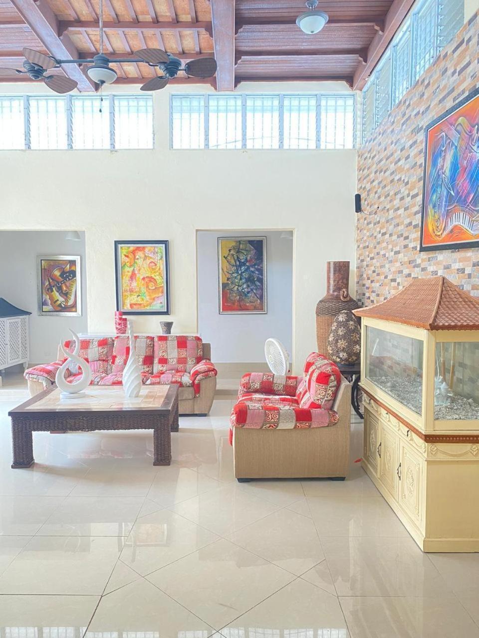 D' Franchesis Hostal Juan Dolio Kültér fotó